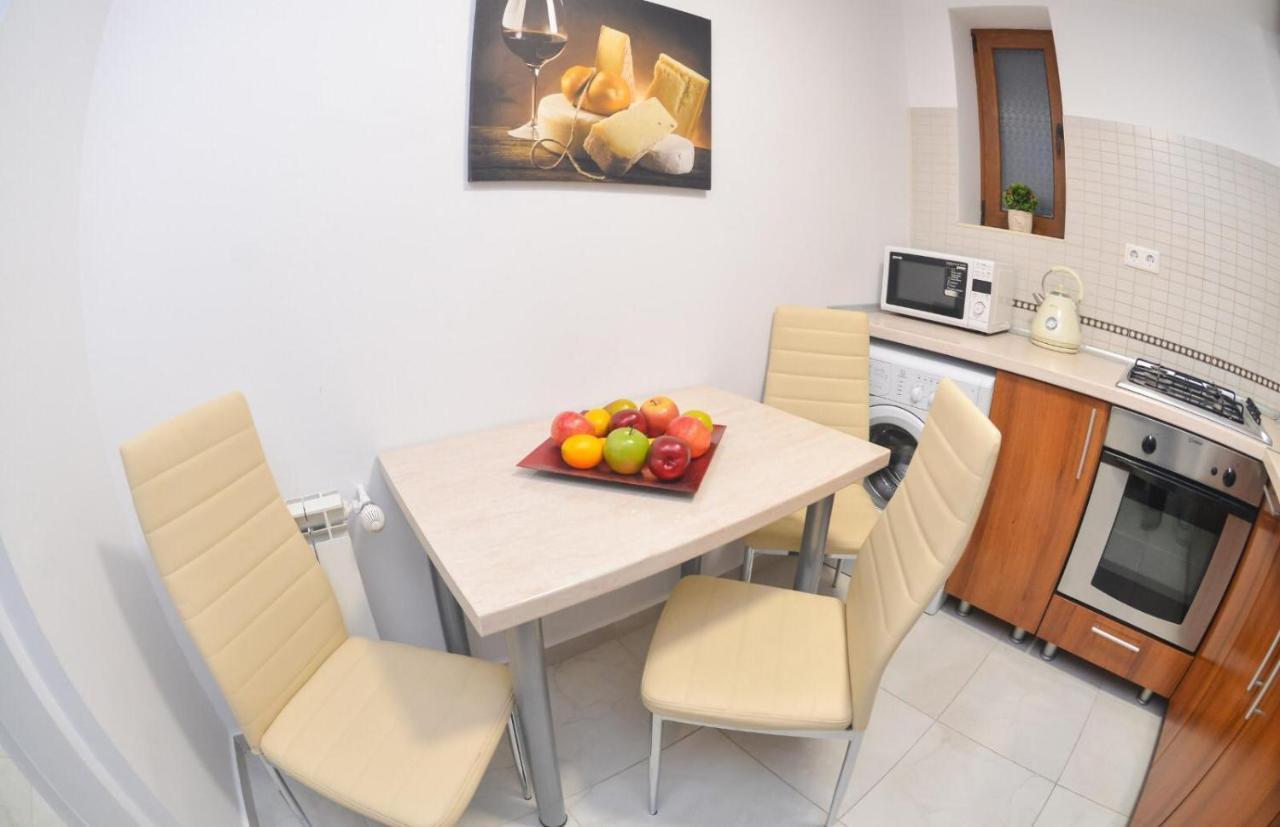 Spacious And Modern Apartment Close To Old City Bucureşti Exterior foto